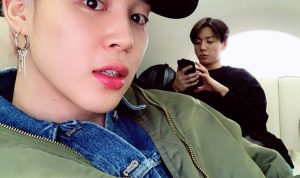 Pramugari Beruntung Ini Bertemu V di Pesawat dan Minta Foto, Begini Respon V, Manis Banget! Pramugari Beruntung Ini Bertemu V di Pesawat dan Minta Foto, Begini Respon V, Manis Banget!