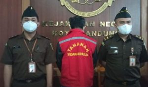 Delapan Tahun Buron, Mantan Pejabat PT POS Kota Bandung Akhirnya Ditangkap Terkait Dugaan Kasus Pengadaan
