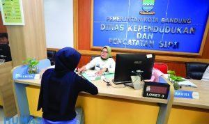 Salah Satu yang Terbaik di Indonesia, Kemendagri Beri Penghargaan Terhadap Pelayanan Disdukcapil Kota Bandung