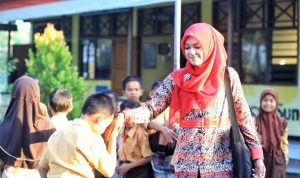 Gaji Guru Honorer Setara PNS Hanya Ada PPPK, Guru PNS Tidak Akan Ada Lagi di Masa Mendatang