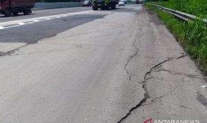 Jasa Marga Lakukan Pemeliharaan Periodik di Simpang Susun Cikunir Ruas Jalan Tol Jakarta - Cikampek Jasa Marga Lakukan Pemeliharaan Periodik di Simpang Susun Cikunir Ruas Jalan Tol Jakarta - Cikampek