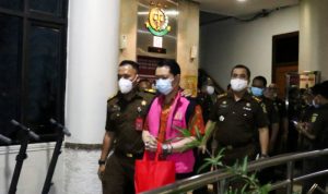Edan! KPK Temukan 36 Lukisan Berlapis Emas di Apatemen Jimmy Sutopo