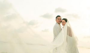 Diam-diam Julie Estelle Telah Menikah di Maldives