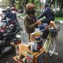 Hobi Bersepeda dan Menyukai Kopi, Pria Asal Bandung Ini Berjualan Kopi Starbike Keliling