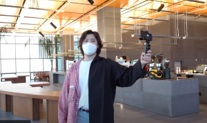 Kocak, Lee Hyun Nyasar Saat Tur Gedung Barunya HYBE Alias Big Hit Entertainment