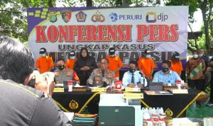 Siapa Dalang Di Balik Pemalsuan Materai? Ini Peran Masing-Masing Tersangka Siapa Dalang Di Balik Pemalsuan Materai? Ini Peran Masing-Masing Tersangka