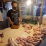 Harga Ayam di Pasar Atas Baru Cimahi Tidak Stabil