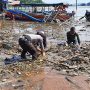 Saking Banyaknya Sampah di Bendungan Jatigede, Polres Sumedang Lakukan Pembersihan Lebih dari Satu Hari
