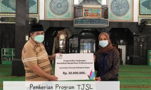PLN Berikan Bantuan 535 Juta Melalui Program Tanggung Jawab Sosial Lingkungan PLN Berikan Bantuan 535 Juta Melalui Program Tanggung Jawab Sosial Lingkungan