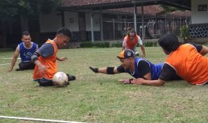 Mengenal Permainan Olahraga Sepak Bola Tangan Untuk Disabilitas Daksa