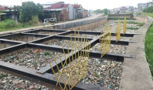 Miris! Sungai Cikijing Rancaekek Dipenuhi Sampah