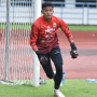 Enggan Pikirkan Kekuatan Lawan, Begini Kata Kiper Persib Teja Paku Alam