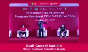 Menkes Gandeng Halodoc-Gojek Buka Layanan Vaksinasi dengan Metode Drive Thru