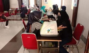 Hari Ini, 1.200 Orang Tenaga Pengajar dan Perwakilan Instansi Pusat BUMN Vaksinasi Tahap II Hari Ini, 1.200 Orang Tenaga Pengajar dan Perwakilan Instansi Pusat BUMN Vaksinasi Tahap II