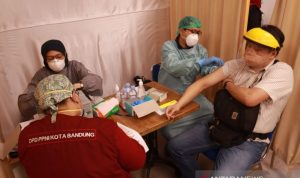 Dinkes Bandung Adakan Vaksinasi di Mal, Wujudkan Masyarakat Pulih Ekonomi Dinkes Bandung Adakan Vaksinasi di Mal, Wujudkan Masyarakat Pulih Ekonomi