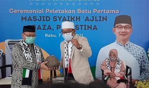 Disertai Tangis Haru, Ridwan Kamil Resmikan Pembangunan Masjid Syaikh Ajlin Palestina