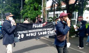 Buntut Skorsing 20 Mahasiswa INABA, Massa Aksi Geruduk Kantor LLDIKTI Wilayah IV