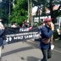 Buntut Skorsing 20 Mahasiswa INABA, Massa Aksi Geruduk Kantor LLDIKTI Wilayah IV