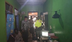 Aksi Kemanusiaan, Kapolres Sumedang Bantu Penderita Lumpuh 21 Tahun Aksi Kemanusiaan, Kapolres Sumedang Bantu Penderita Lumpuh 21 Tahun