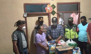 Usai Kunjungi Warga yang Habiskan Separuh Usianya di Atas Kasur Karena Lumpuh, Camat Cimanggung Berikan Bantuan dan Akan Terus Penuhi Keperluan Usai Kunjungi Warga yang Habiskan Separuh Usianya di Atas Kasur Karena Lumpuh, Camat Cimanggung Berikan Bantuan dan Akan Terus Penuhi Keperluan