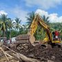 Masih Lakukan Evakuasi, Bau Amis Terus Menyeruak di Desa Lamanele NTT