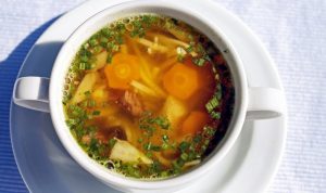 Tiga Makanan dan Minuman yang Baik untuk Dikonsumsi Saat Sakit
