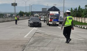 Libur Paskah, Polresta Bandung Lakukan Penyekatan Exit Tol