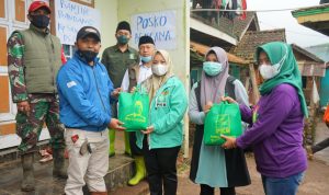 Gerak Cepat, FSI dan Perempuan Bangsa Salurkan Bantuan kepada Warga Kertasari