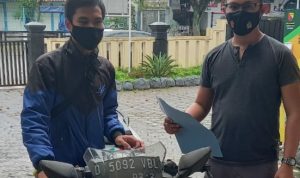 Sempat Diamankan Setelah Lama Terparkir, Polisi Pameungpeuk Serahkan Motor ke Pemilik
