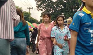 Pasar Sore Alun-Alun Cicalengka Padat Pengunjung, Satgas Covid-19 Gencar Pantau Kepatuhan Prokes
