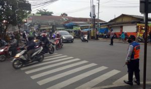 Acapkali Padat Jelang Buka Puasa, Dishub Kota Cimahi Monitoring Sejumlah Titik Ruas Jalan Acapkali Padat Jelang Buka Puasa, Dishub Kota Cimahi Monitoring Sejumlah Titik Ruas Jalan