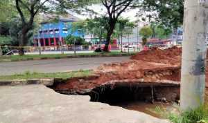 Ambruknya Jembatan di Jalan Boulevard Tak Kunjung Diperbaiki, Legislatif Jabar Desak Pemkot Depok