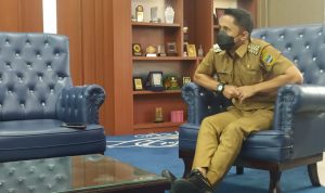 Plt Bupati Bandung Barat, Hengky Kurniawan saat ditemui di ruang kerjanya di lingkungan Kantor Pemda KBB.