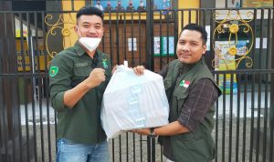 Relawan Jabar Bergerak Bandung Sebarkan Rantang Cinta Sebanyak 1000 Paket
