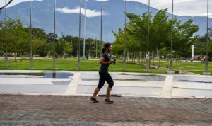 Suka Olahraga Tapi Tetap Merokok? Ini Dampaknya Bagi Kesehatan