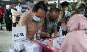Vaksinasi Guru Sebagai Akselerasi Sambut PTM, Ketua PGRI Kota Bandung: Vaksinasi Harus Seimbang dan Holistik Vaksinasi Guru Sebagai Akselerasi Sambut PTM, Ketua PGRI Kota Bandung: Vaksinasi Harus Seimbang dan Holistik