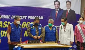 Airlangga Apresiasi Peluncuran Program Home Care dan Home Delivery untuk Percepatan Vaksinisasi Lansia Airlangga Apresiasi Peluncuran Program Home Care dan Home Delivery untuk Percepatan Vaksinisasi Lansia