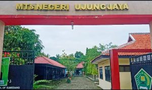 Banyak Persoalan Selama PJJ, MTsN 5 Ujungjaya Sumedang Berharap PTM Segera Dimulai Banyak Persoalan Selama PJJ, MTsN 5 Ujungjaya Sumedang Berharap PTM Segera Dimulai