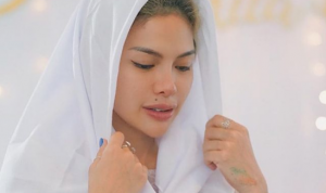 Nikita Mirzani Hapus Tato Demi Negara