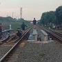 Jangan Ngabuburit di Rel Kereta Api Kalau Tidak Mau Kena Denda 15 Juta