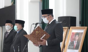 Gubernur Ridwan Kamil Lantik Dedi Taufik sebagai Penjabat Bupati Bandung Gubernur Ridwan Kamil Lantik Dedi Taufik sebagai Penjabat Bupati Bandung