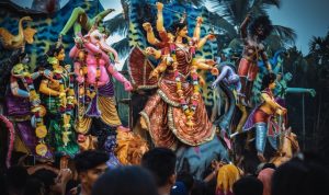 Ratusan Ribu Umat Hindu Jalani Ritual di Sungai Gangga, Kasus Covid-19 di India Catatkan Rekor