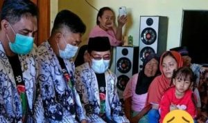 PGRI Desak Pemprov Berikan Perhatian Anak Guru Honorer yang Yatim PGRI Desak Pemprov Berikan Perhatian Anak Guru Honorer yang Yatim