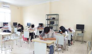 Hebat, Sekolah Ini Targetkan Buat Mushaf Bertulis Tangan, Karya Kolaborasi Guru dan Siswa Hebat, Sekolah Ini Targetkan Buat Mushaf Bertulis Tangan, Karya Kolaborasi Guru dan Siswa