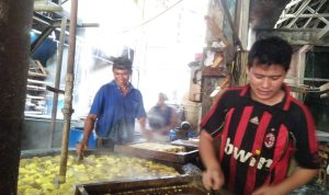 Harga Kedelai Kembali Melejit, Perajin Tahu Menjerit Harga Kedelai Kembali Melejit, Perajin Tahu Menjerit