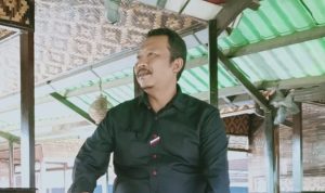 Pegiat LSM yang juga Ketua KAPOK Kota Depok, Kasno (Haris Samsuddin/Jabar Ekspres)