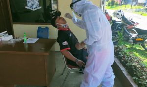 Bidik Pemudik, Polrestro Depok Adakan Swab Antigen di Polsek Tajurhalang Bidik Pemudik, Polrestro Depok Adakan Swab Antigen di Polsek Tajurhalang