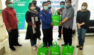 Peringati May Day, BPJAMSOSTEK Cimahi Bagikan Paket Sembako Kepada Serikat Pekerja