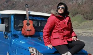 Shinta Priwit Rilis Lagu "Jadikan Ibu Bapak Lo Seorang Raja"