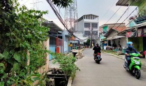 Sudah 5 Tahun, Semrawut Kabel Listrik Ganggu Warga Kelurahan Beji Depok, Ketua RT: Apa Perlu Saya Potong?